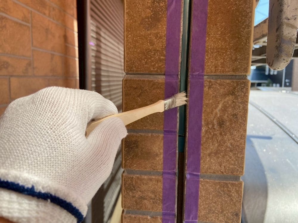 奈良市_Y様_シール(プライマー塗布) 奈良市の外壁塗装をリペイント匠が施工した写真