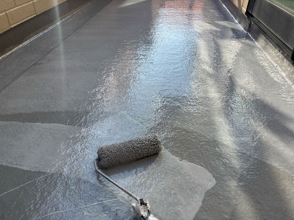 M様(橿原市)防水‗1層目 橿原市の防水工事をリペイント匠が施工した写真
