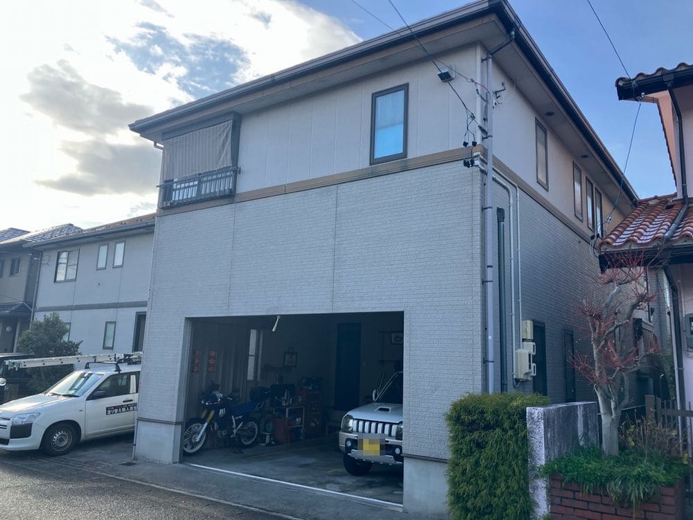 生駒市H様_全体_施工前3 生駒市の外壁塗装をリペイント匠が施工した写真