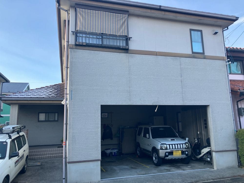 生駒市H様_全体_施工前2 生駒市の外壁塗装をリペイント匠が施工した写真