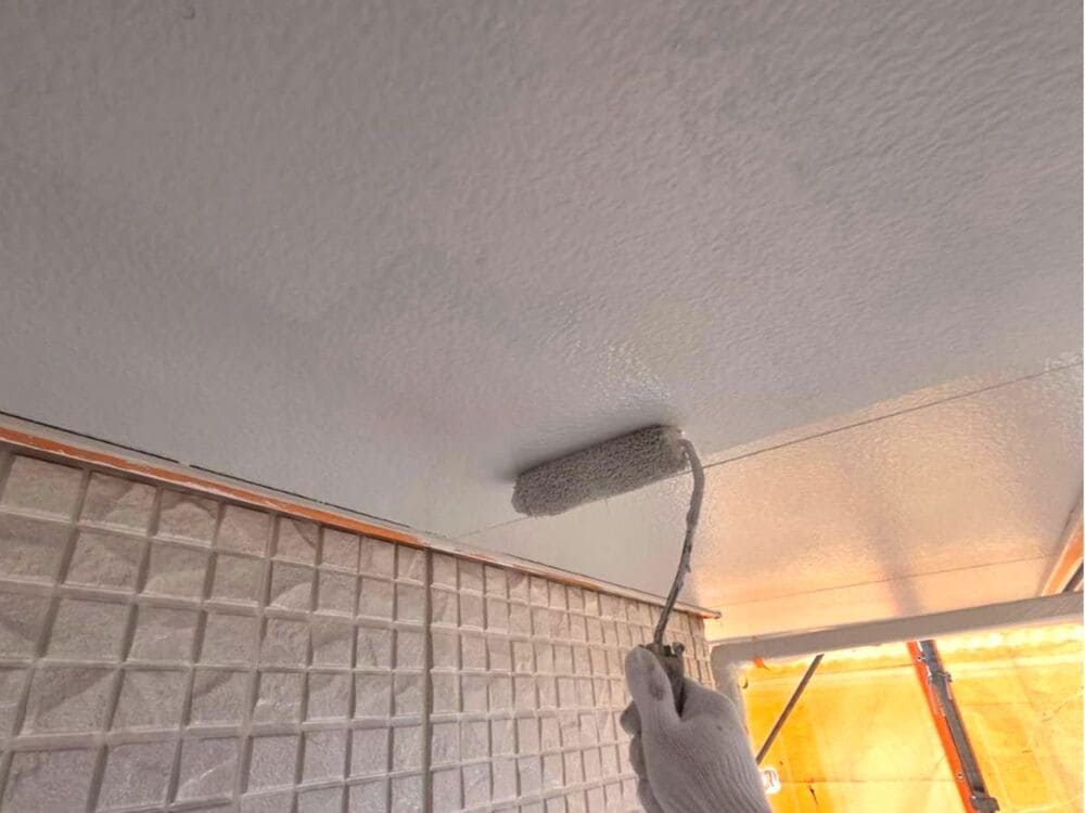 K様(津)軒天(上塗り) 奈良市の外壁塗装、防水工事をリペイント匠が施工した写真