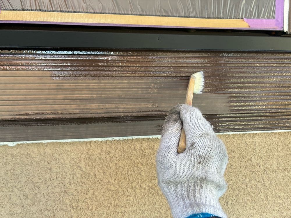 帯板(下塗り) 多気郡で外壁塗装をリペイント匠が施工した写真