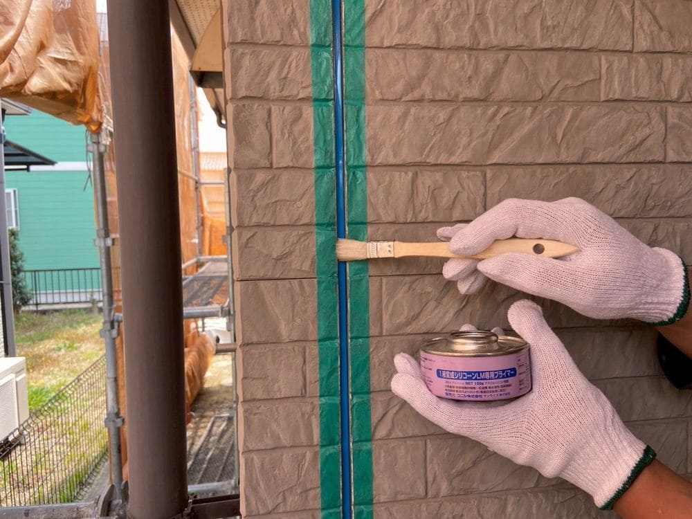 生駒市_H様_シール(プライマー塗布) 生駒市の外壁塗装をリペイント匠が施工した写真
