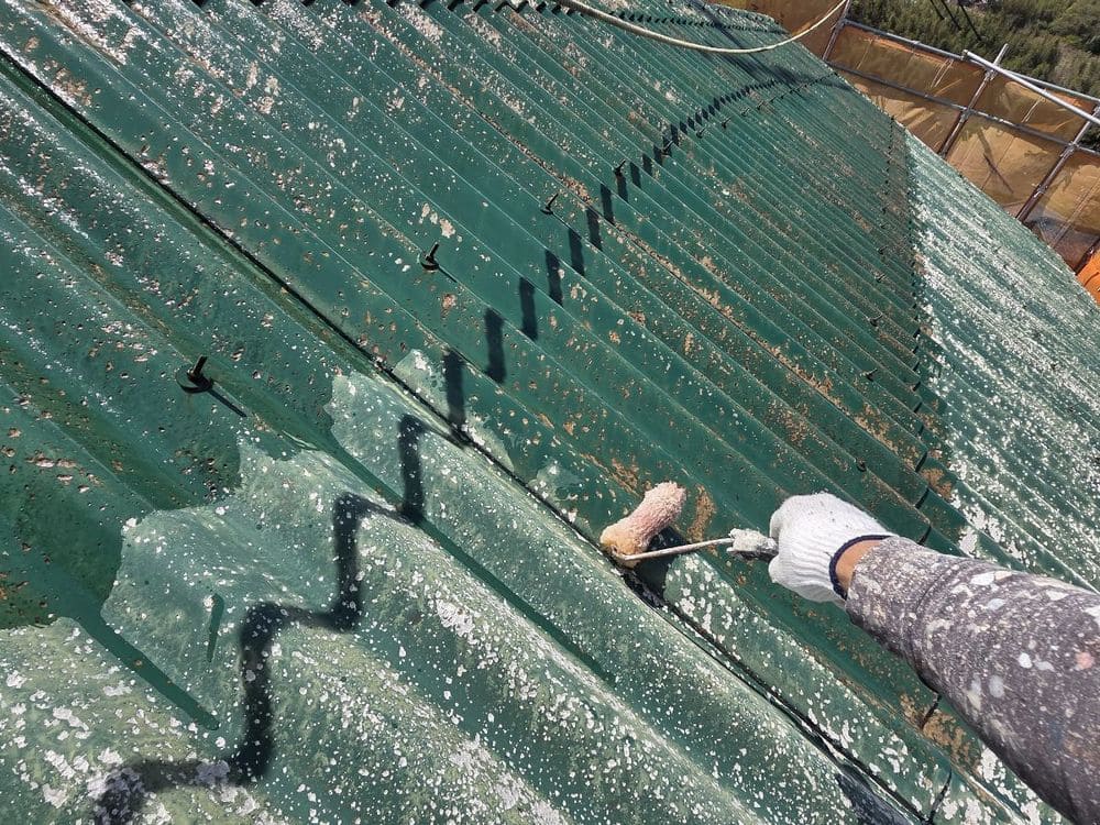 生駒市で屋根塗装をリペイント匠が施工した写真