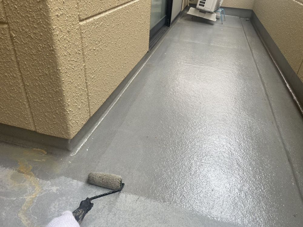 生駒市_N様_防水_(プライマー) 生駒市の外壁塗装、屋根塗装、防水工事をリペイント匠が施工した写真