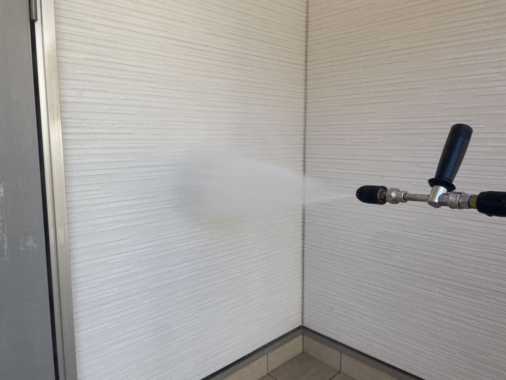生駒市で外壁塗装と屋根工事と防水工事をリペイント匠が施工した写真