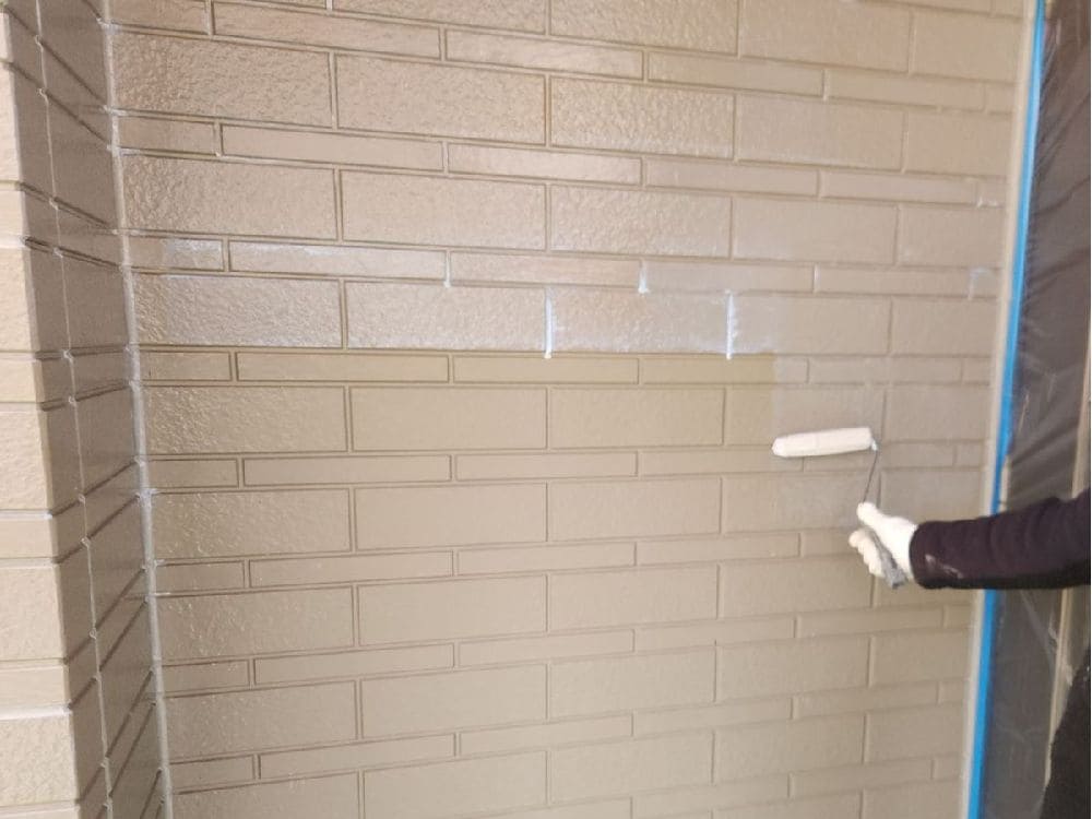 H様(津)外壁(下塗り1) (4) 奈良市の外壁塗装をリペイント匠が施工した写真