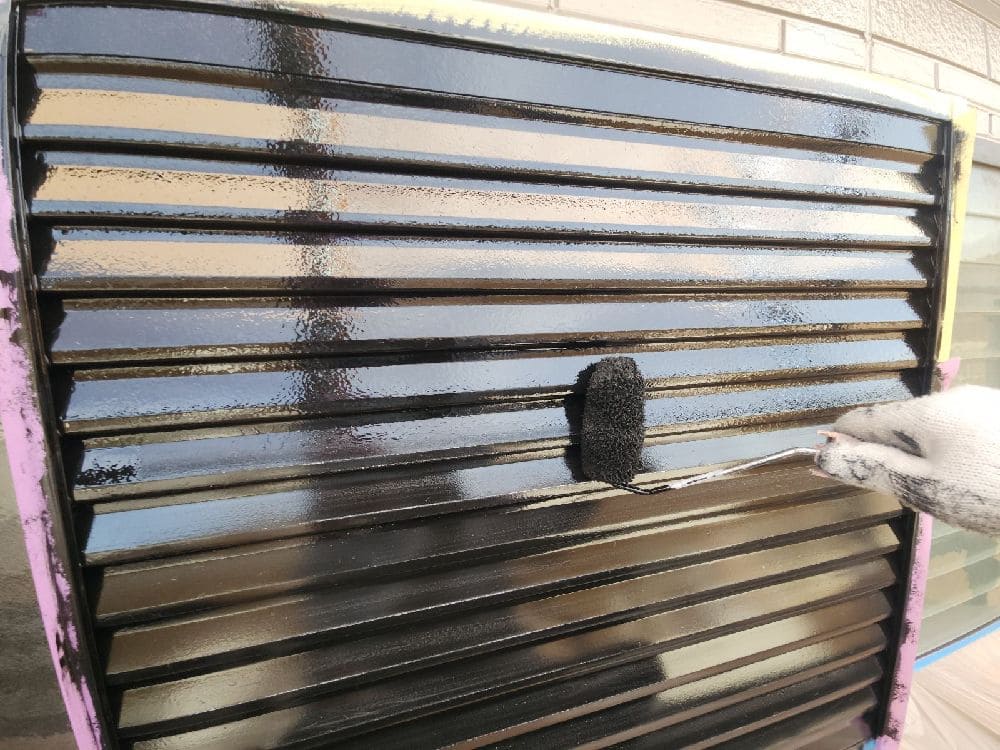 H様(津)_雨戸(上塗り) 奈良市の外壁塗装をリペイント匠が施工した写真
