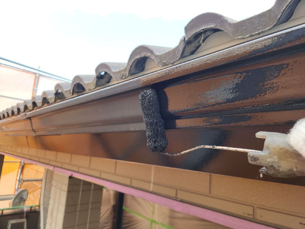 H様(津)樋(中塗り) (4) 奈良市の外壁塗装をリペイント匠が施工した写真