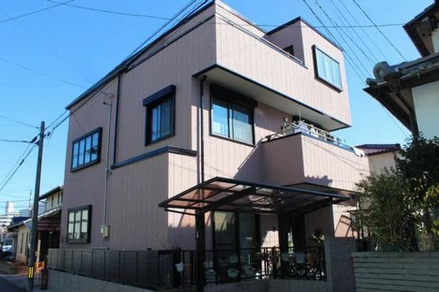 ヘーベルハウス『正月を迎えてリペイントさんにお願いして良かったです。』三重県津市K様【ガイナ】
