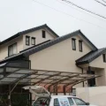 『足場が解体され全容が現れた時には「これが我が家」と驚きとともに見違えるほど綺麗になりテレビのビフォーアフターではないけれど感動と感謝の気分になりました。』