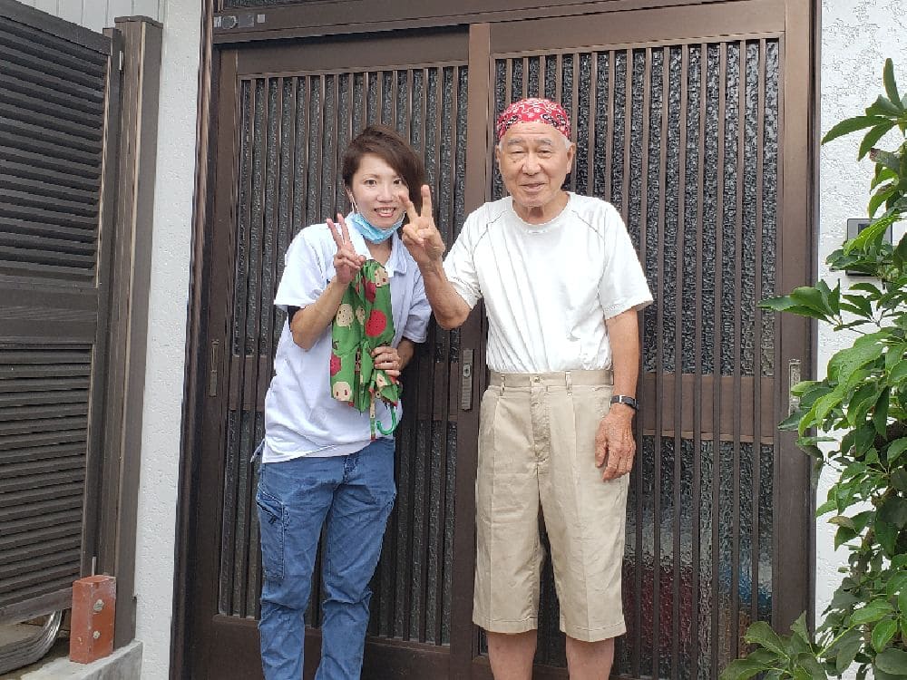 I様(津)ツーショット 津市の外壁塗装,工事をリペイント匠が施工した写真