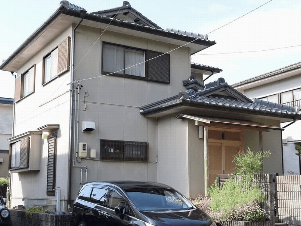 I様(鈴鹿)施工前 鈴鹿市の外壁塗装をリペイント匠が施工した写真