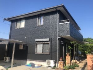 津市の外壁塗装、屋根工事をリペイント匠が施工した写真