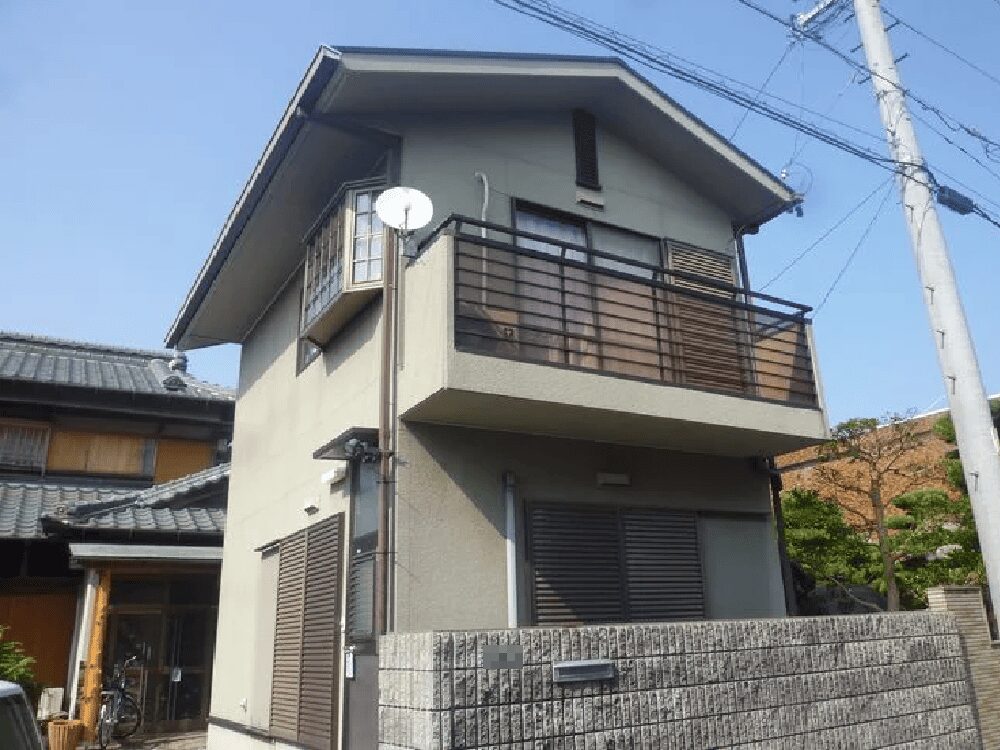 F様(津)施工前 (9) 津市の外壁塗装をリペイント匠が施工した写真