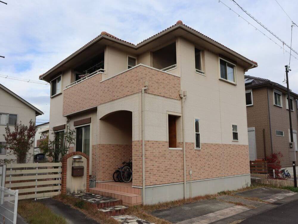 施工前-2-10-1 (1) 津市の外壁塗装をリペイント匠が施工した写真