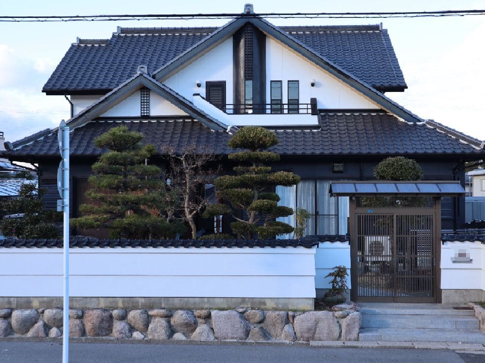 鈴鹿市の外壁塗装をリペイント匠が施工した写真