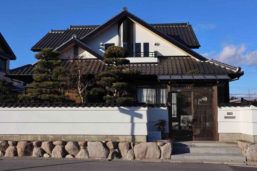 鈴鹿市の外壁塗装をリペイント匠が施工した写真