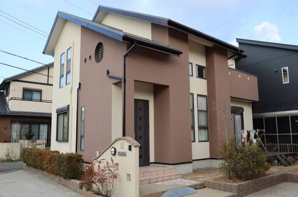 津市の外壁塗装、屋根塗装をリペイント匠が施工した写真