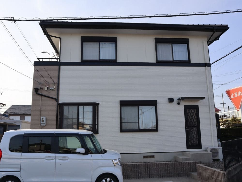 鈴鹿市_I様_全体_施工後3 鈴鹿市の外壁塗装をリペイント匠が施工した写真