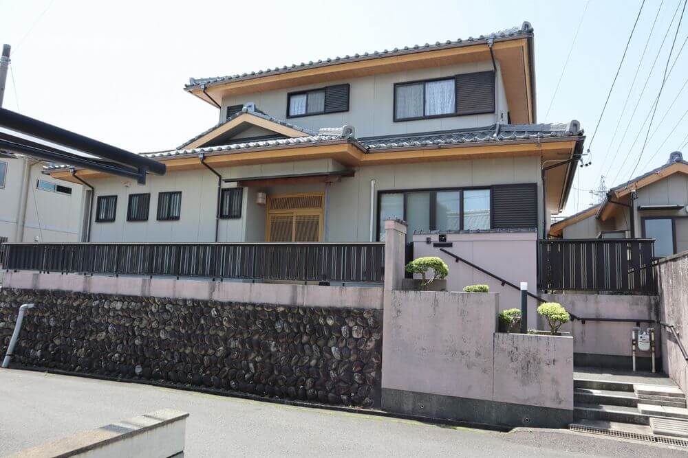 施工前 1 (8) (1) 津市 外壁塗装 リペイント匠