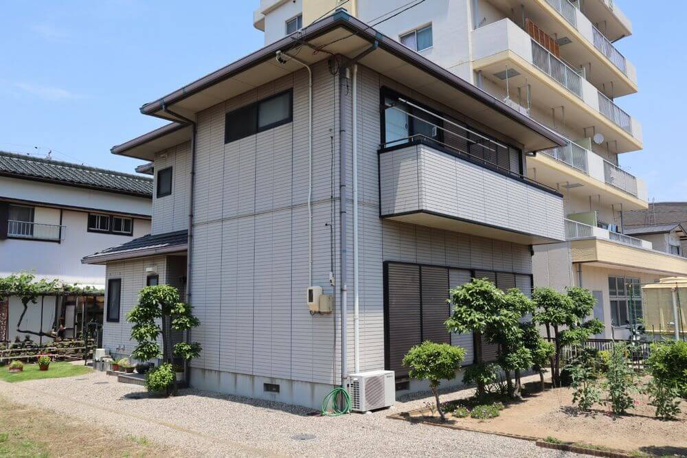 施工前 3 (7) (1) 鈴鹿市、外壁塗装、ガイナ、リペイント匠