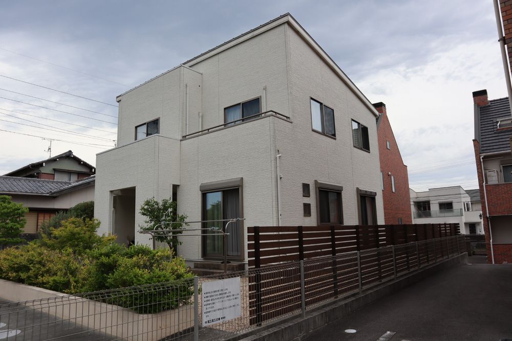施工前 3 (7) 津市、外壁塗装、ガイナ、リペイント匠