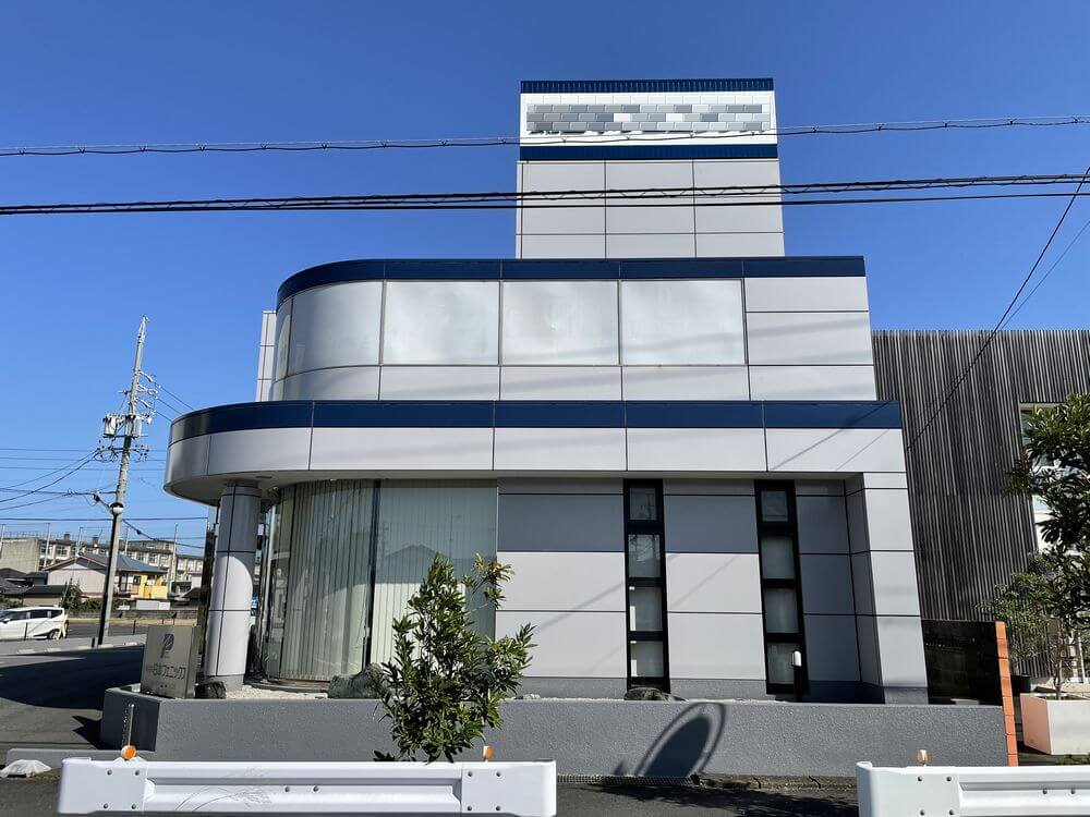 津市の会社様の外壁塗装、防水工事をリペイント匠が施工した写真