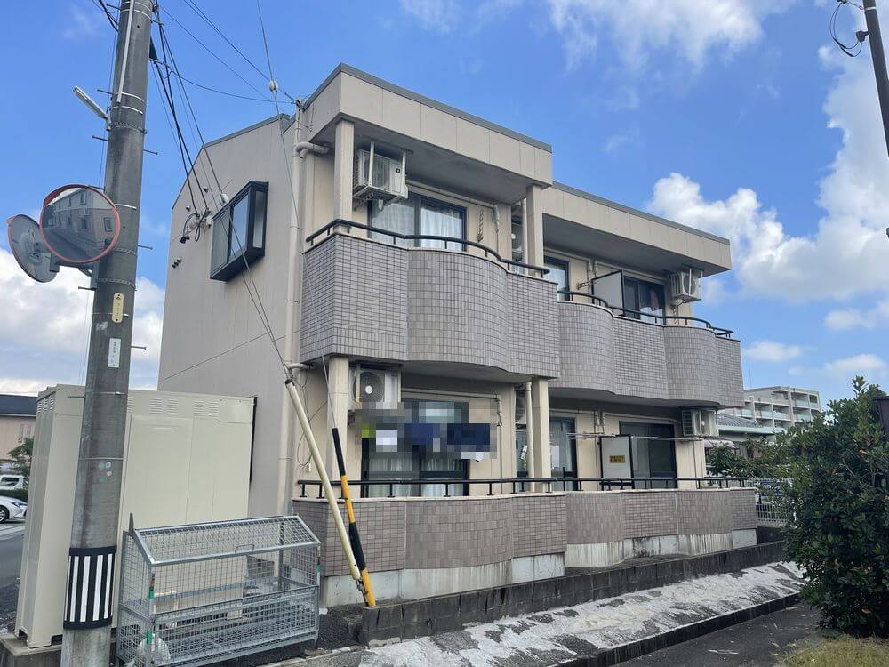 施工前2-5-1 松阪市の外壁塗装、屋根塗装、防水工事をリペイント匠が施工した写真