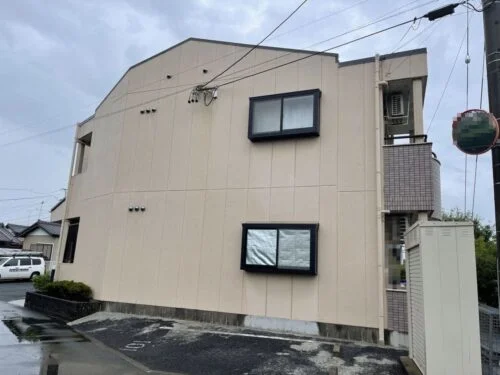 施工前1-500x375 松阪市の外壁塗装、屋根塗装、防水工事をリペイント匠が施工した写真