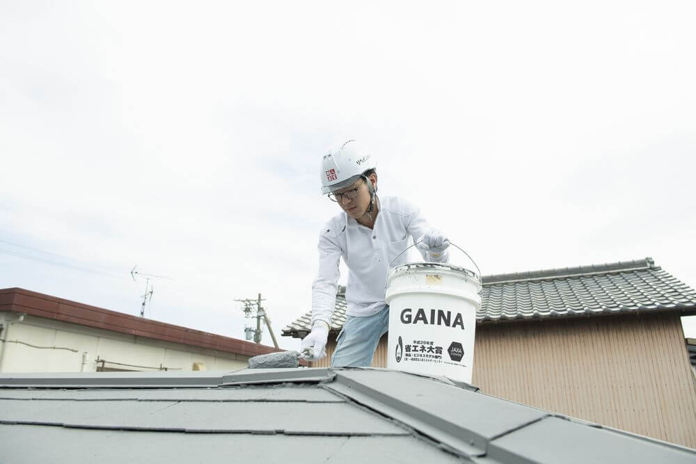 屋根塗装をすれば雨漏りを防げる？