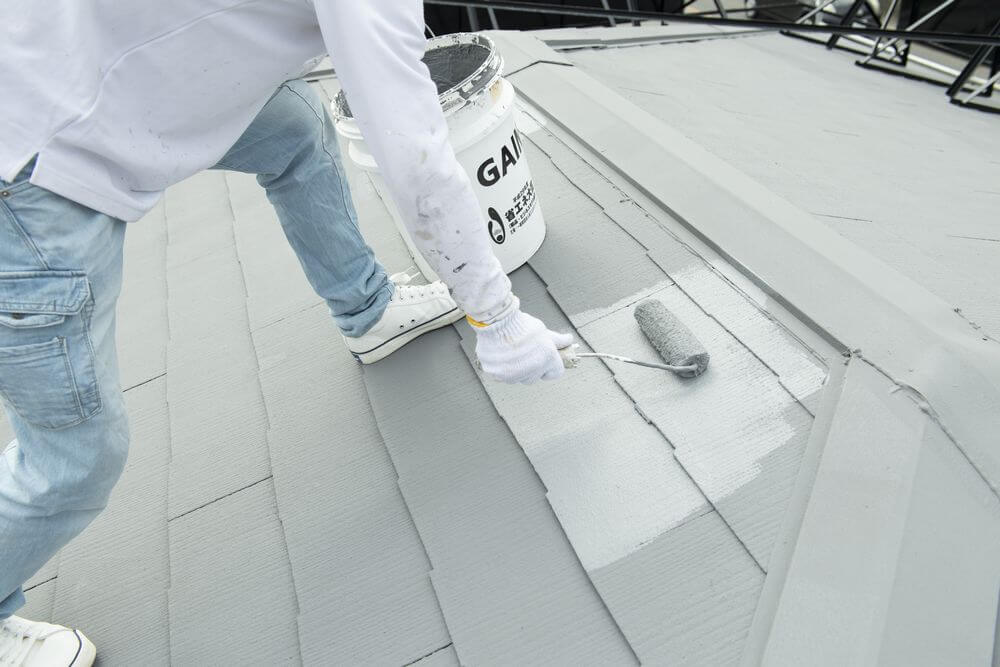 屋根塗装をすれば雨漏りを防げる？