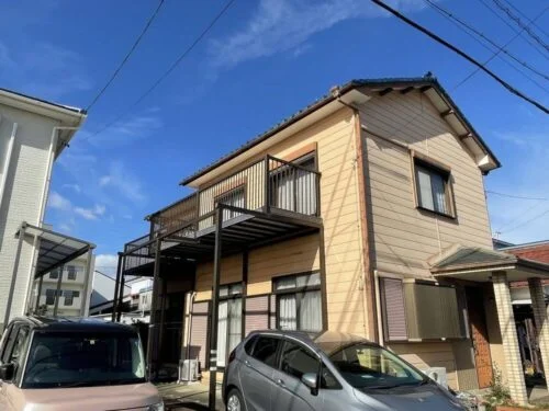 施工前2-8-1-500x375 鈴鹿市の外壁塗装をリペイント匠が施工した写真