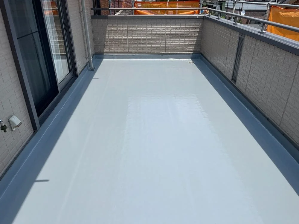 鈴鹿市Y様_上塗り_施工後_防水_ベランダ 鈴鹿市の外壁塗装、防水工事をリペイント匠が施工した写真