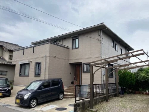 Y様鈴鹿市_施工後_外壁全体-1-500x375 鈴鹿市の外壁塗装、防水工事をリペイント匠が施工した写真