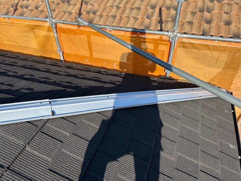 鈴鹿市の外壁塗装、屋根カバー工事をリペイント匠が施工した写真