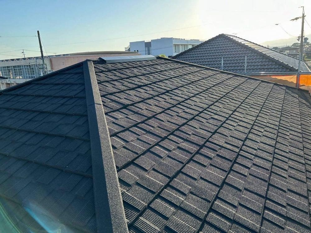 鈴鹿市の外壁塗装、屋根カバー工事をリペイント匠が施工した写真