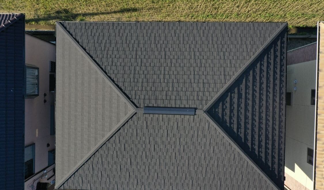 鈴鹿市の外壁塗装、屋根カバー工事をリペイント匠が施工した写真