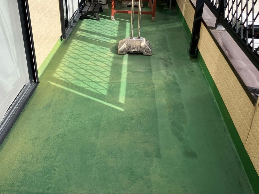 U様(津)防水施工前 津市の外壁塗装、防水工事をリペイント匠が施工した写真