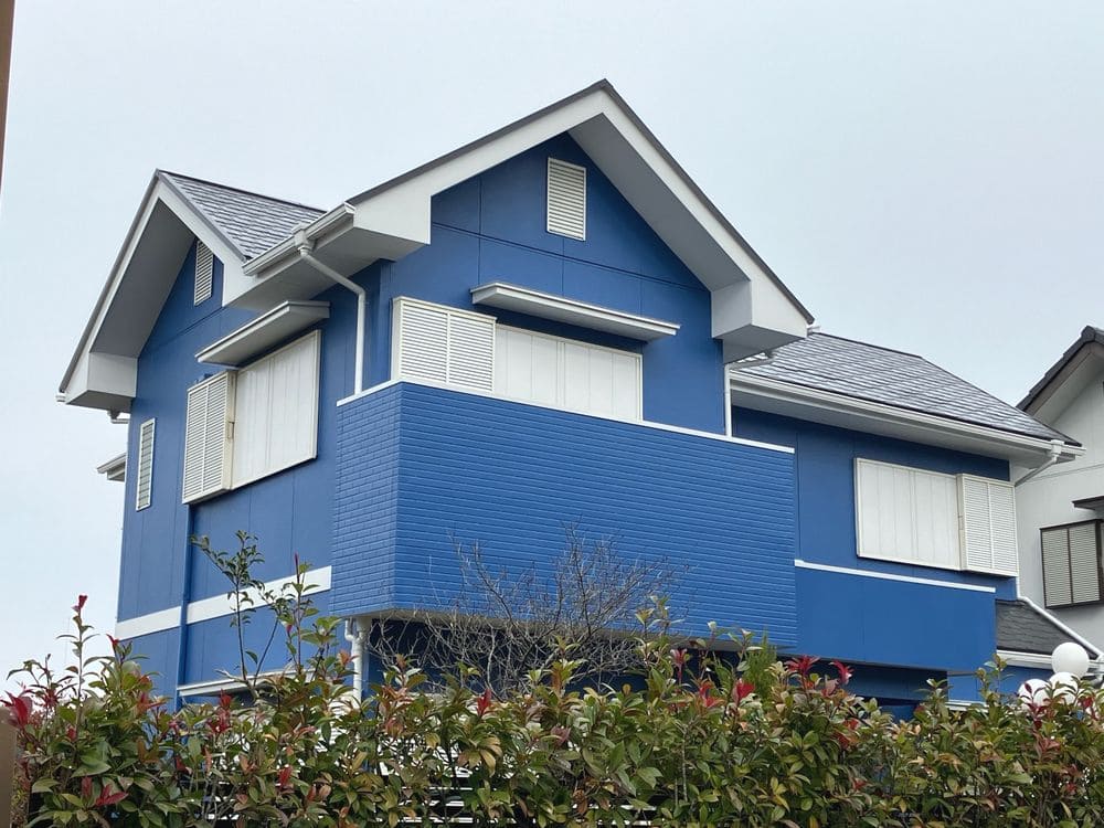 U様(四日市市)施工後_外壁全体 (3) 四日市市の外壁塗装、屋根塗装をリペイント匠が施工した写真