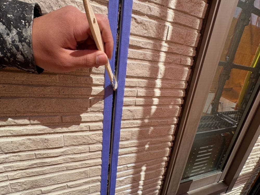 S様(津市久居新町)_シール(プライマー塗布) 津市の外壁塗装をリペイント匠が施工した写真