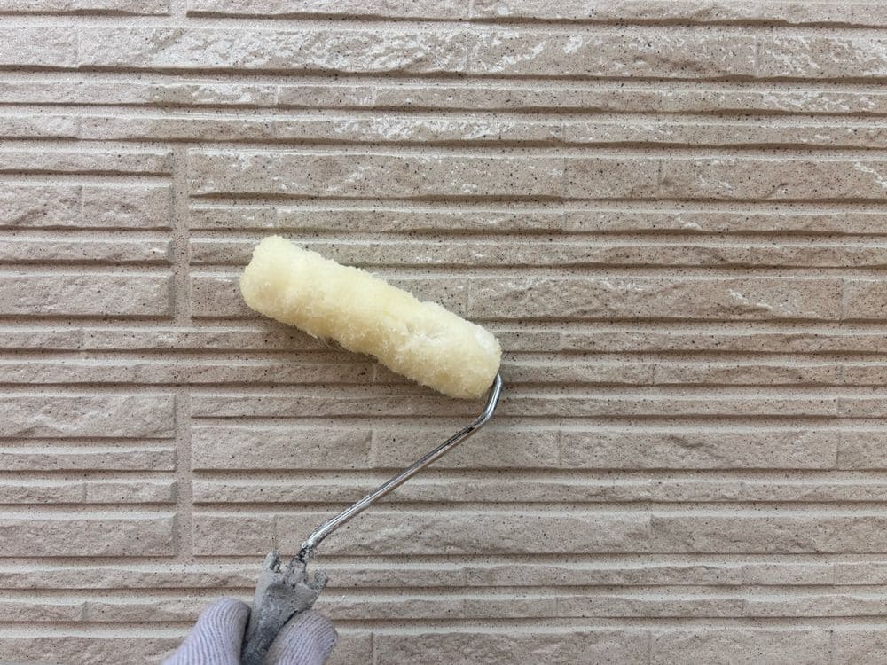 S様(津市久居新町)外壁(中塗り1) 津市の外壁塗装をリペイント匠が施工した写真
