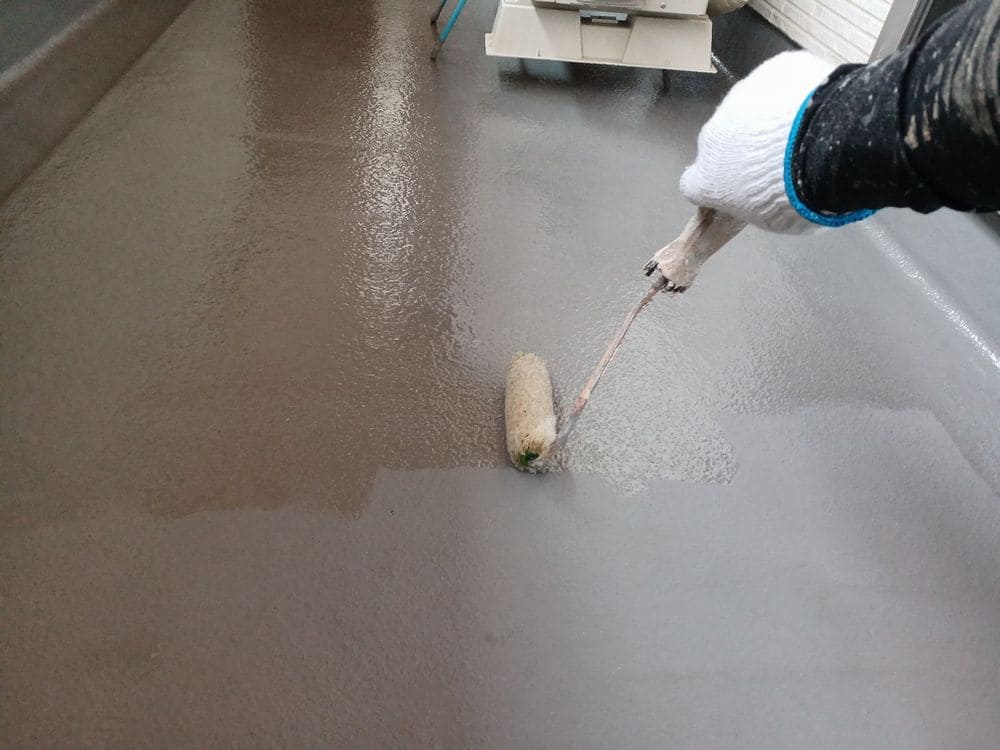 I 様(鈴鹿市)防水_プライマー 鈴鹿市の外壁塗装をリペイント匠が施工した写真