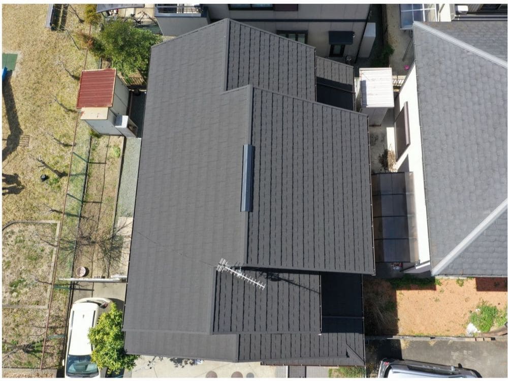 H様(津市一身田平野)施工後_屋根全体 津市の外壁塗装、屋根工事をリペイント匠が施工した写真