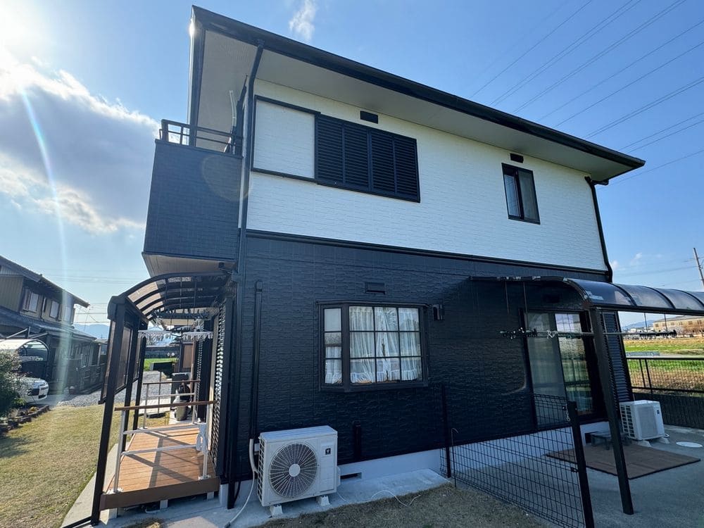 I様(員弁郡東員町)施工後_外壁全体 員弁郡東員町の外壁塗装をリペイント匠が施工した写真