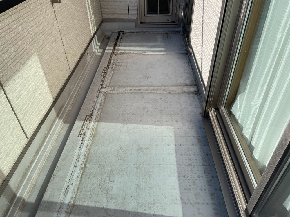 S様(津市久居新町)_防水(施工前) 津市の防水工事をリペイント匠が施工した写真
