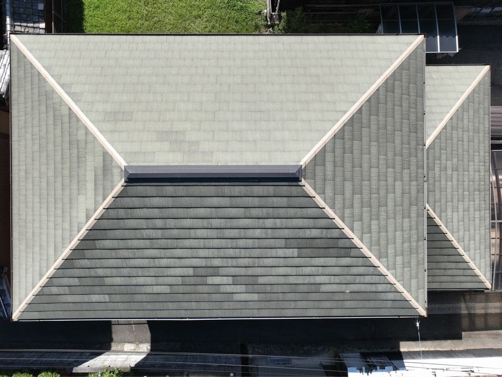 Y様(三重郡朝日町縄生)施工前_屋根全体 四日市市の外壁、屋根塗装をリペイント匠が施工した写真