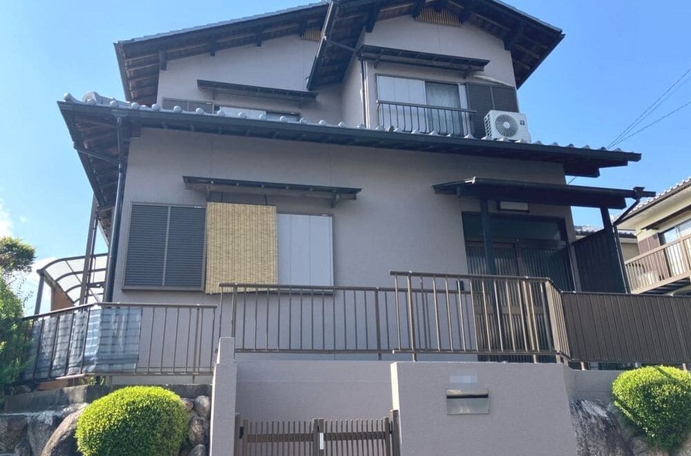 四日市市の外壁塗装をリペイント匠が施工した写真