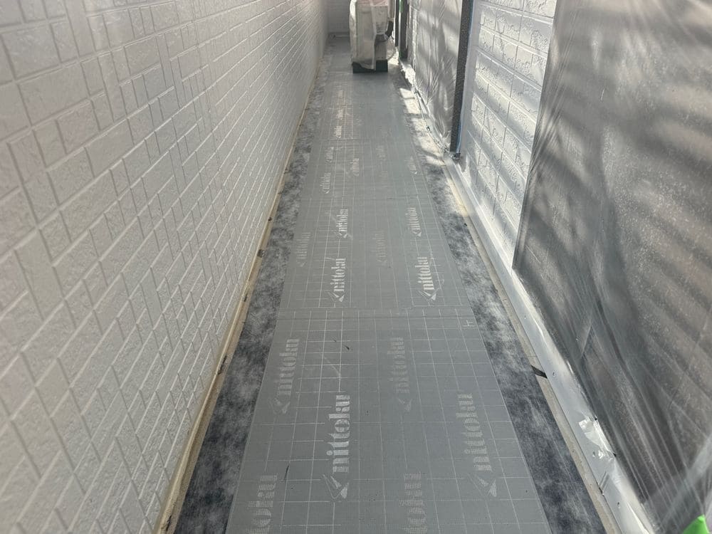 I様(員弁郡東員町)防水_下地補修 員弁郡東員町の防水工事をリペイント匠が施工した写真