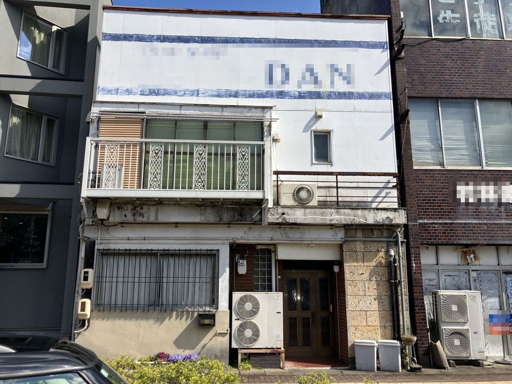 M様(伊勢市)施工前_外壁1 鈴鹿市の外壁塗装をリペイント匠が施工した写真